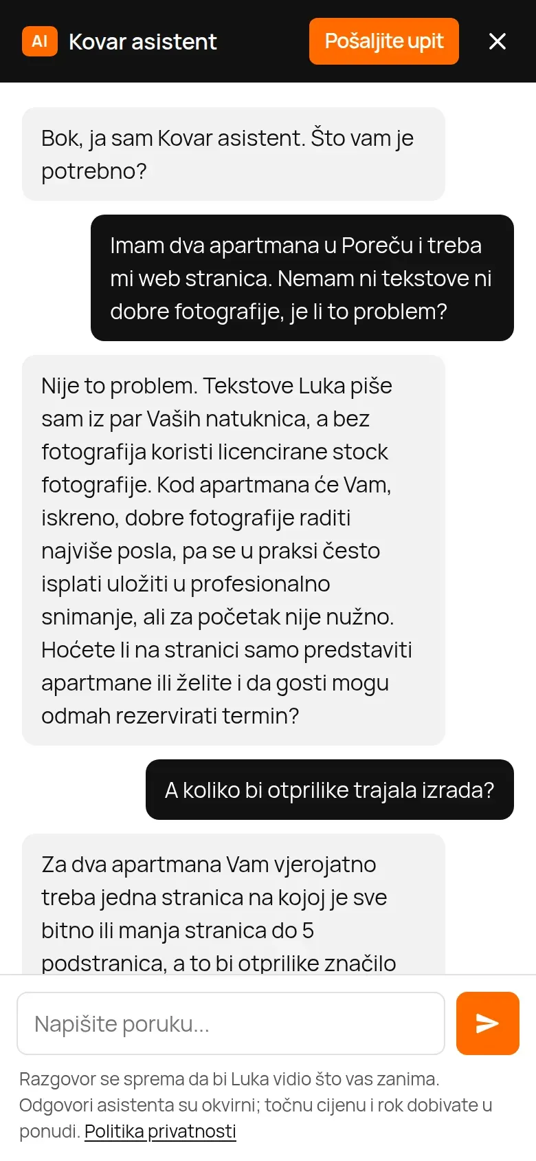 Kovar asistent na mobitelu: posjetitelj pita je li problem što za stranicu apartmana nema tekstove ni fotografije, a asistent odgovara da nije