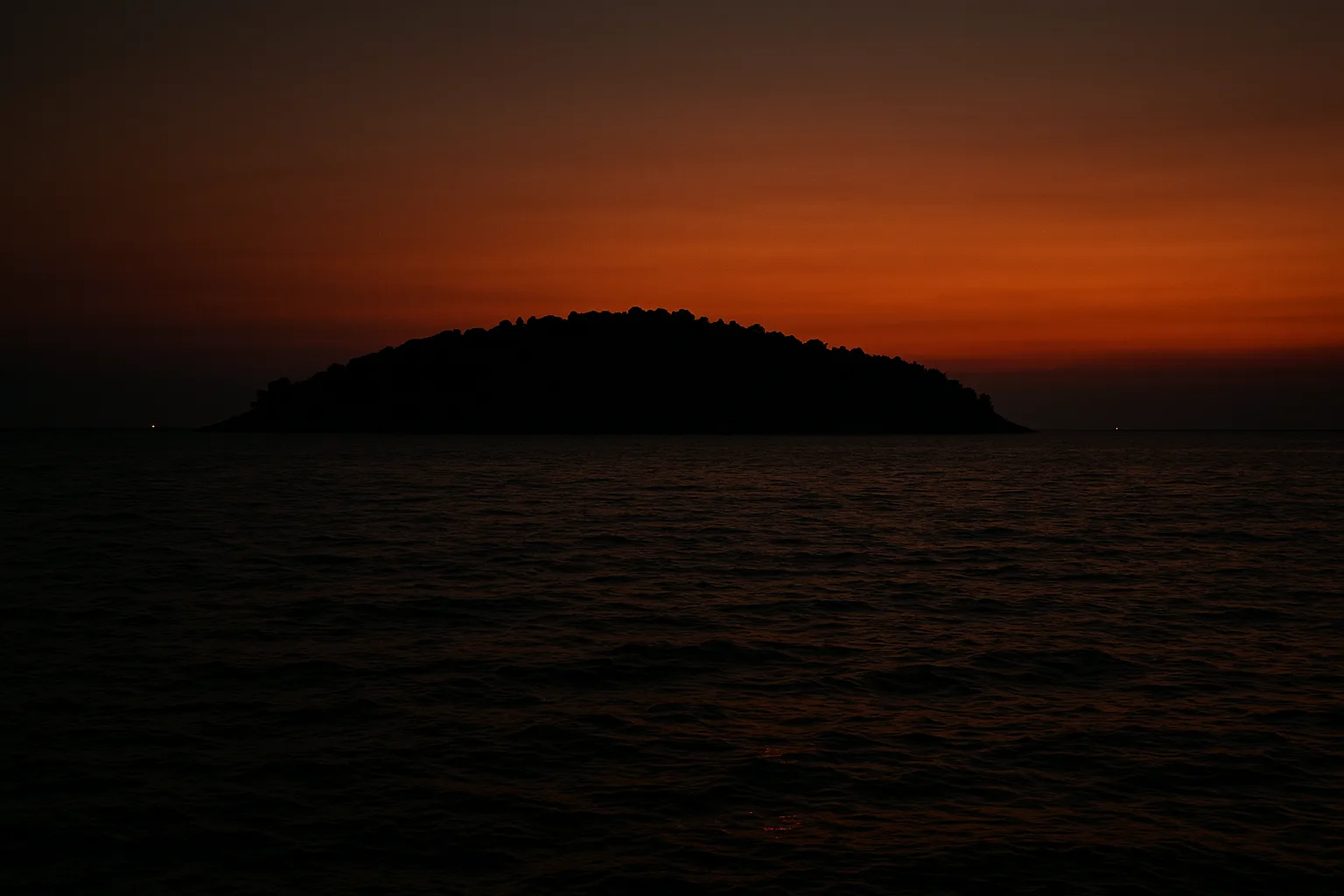 Pučina kod Dubrovnika u sumrak
