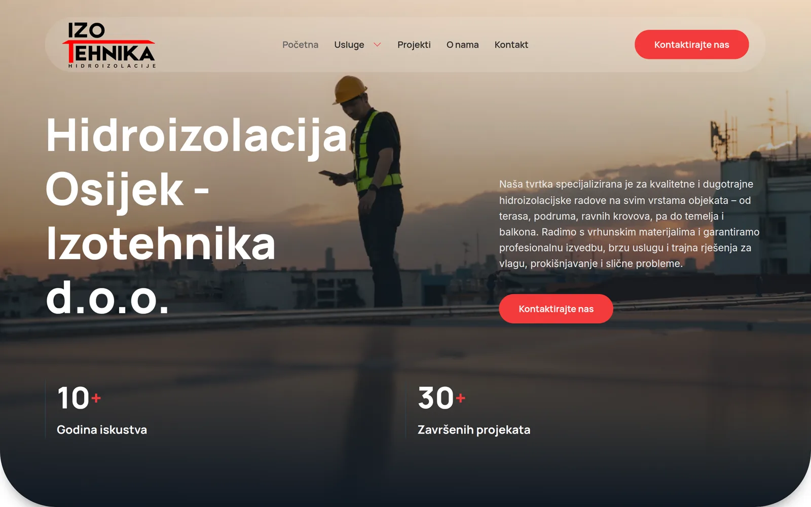 Izrada web stranice Izotehnika: naslovnica s radnikom na krovu u sumrak, naslovom o hidroizolaciji u Osijeku i brojkama projekata