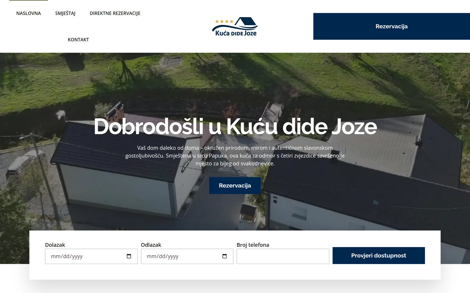 Izrada web stranice Kuća dide Joze: naslovnica sa snimkom imanja iz zraka, dobrodošlicom i formom za provjeru dostupnosti